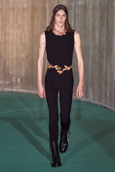Look 23